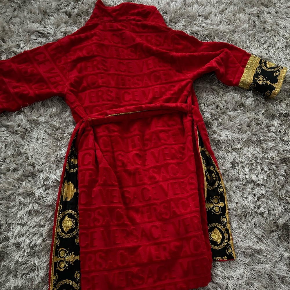 ✨Versace Robe✨ - Picture 5 of 6